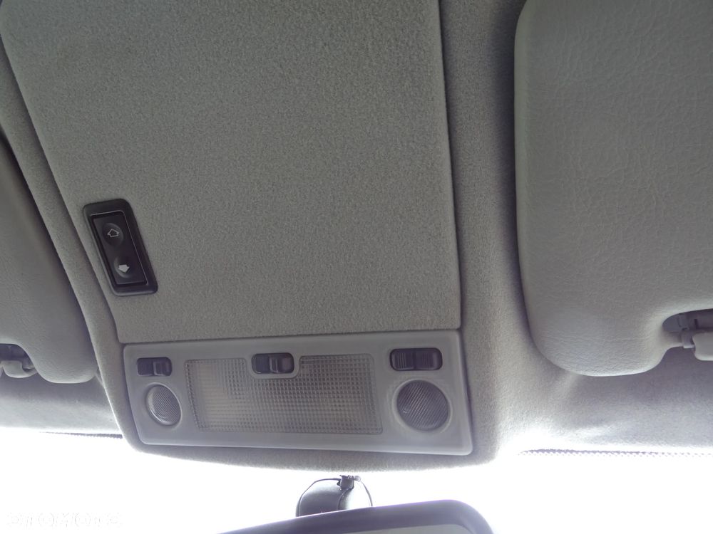 BMW Seria 3 316i - 33