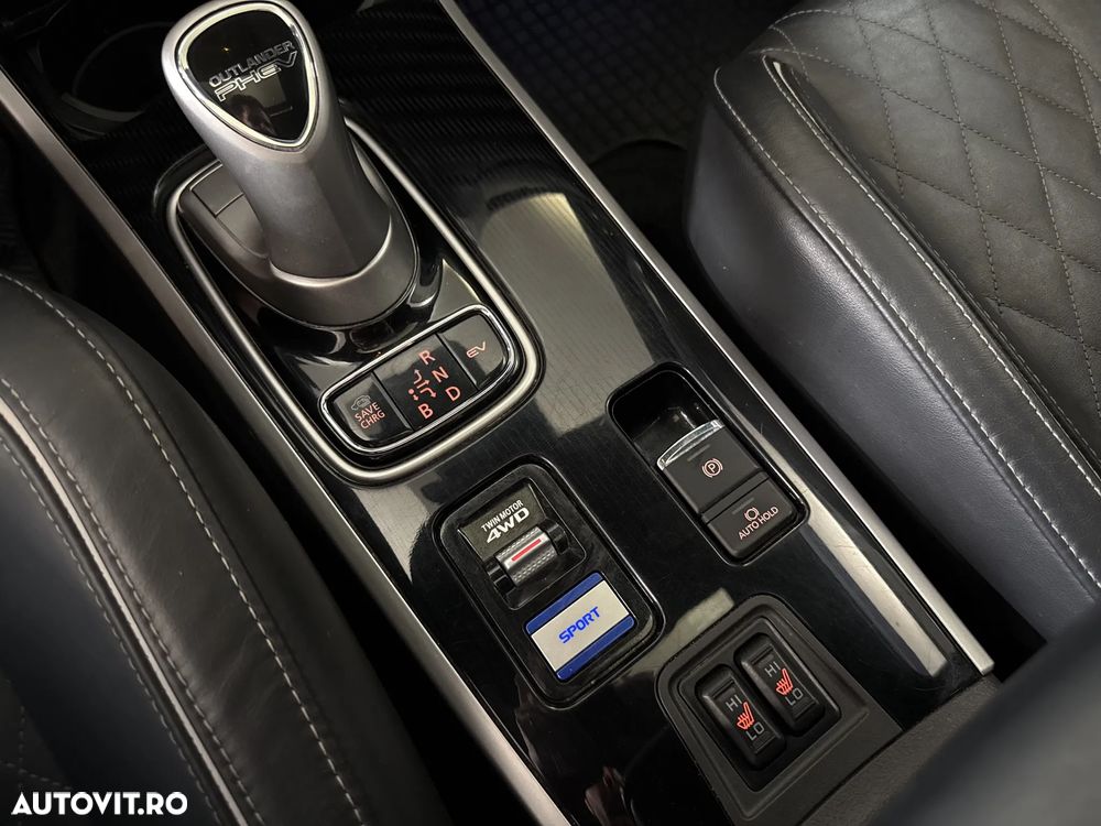 Mitsubishi Outlander - 18