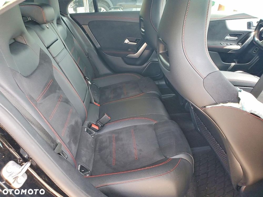 Mercedes-Benz CLA 250 AMG Line 7G-DCT - 11