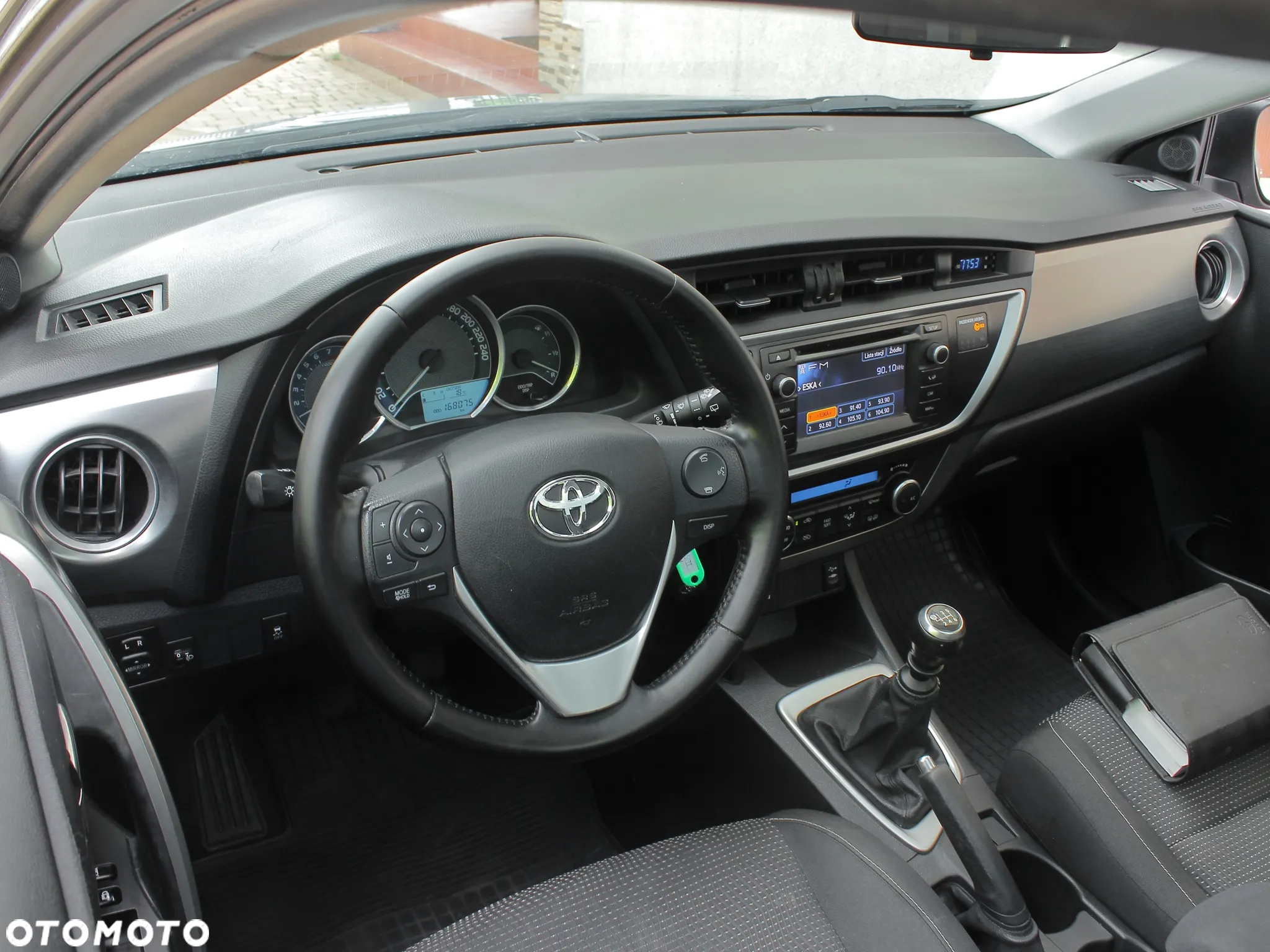 Toyota Auris 1.6 Premium - 17