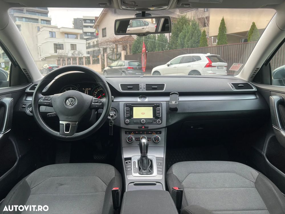 Volkswagen Passat Variant 2.0 Blue TDI DPF DSG Comfortline - 23