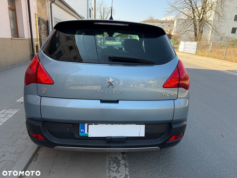 Peugeot 3008 Hybrid4 - 11