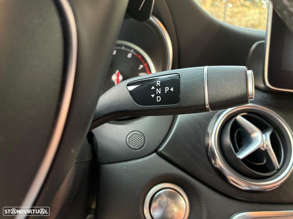 Mercedes-Benz GLA 250 4Matic 7G-DCT Style - 11