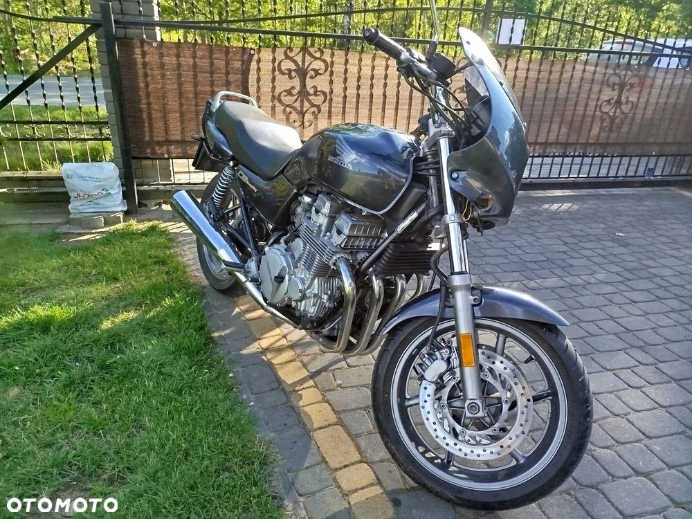 Honda CB - 1