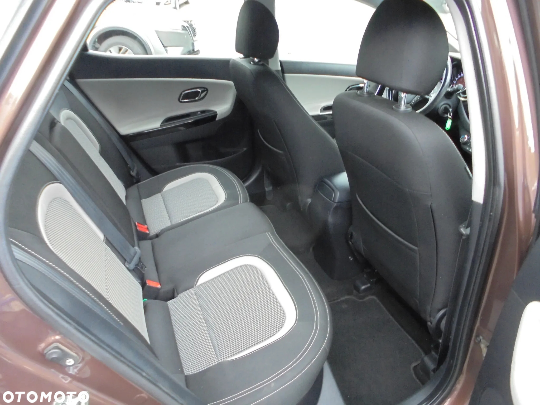 Kia Ceed 1.6 GDI Edition 7 - 16