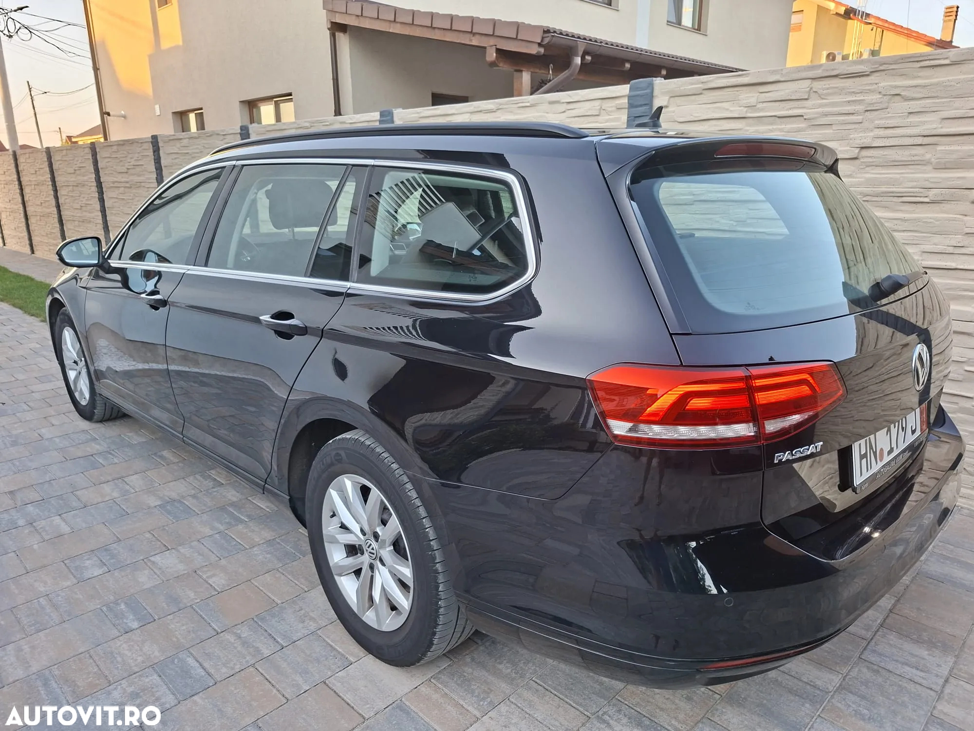 Volkswagen Passat Variant 2.0 TDI DSG (BlueMotion Technology) Comfortline - 4