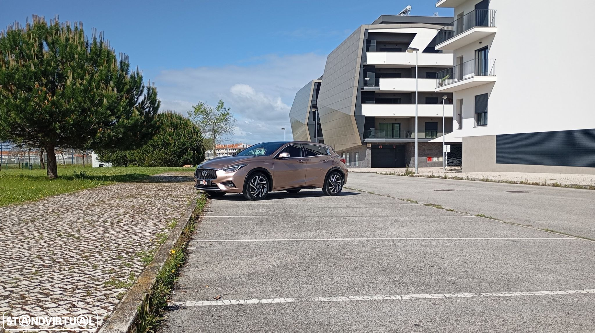 Infiniti Q30 2.2d DCT AWD Luxe Tech - 46