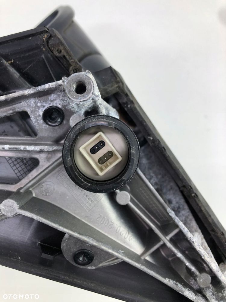 BMW F20 PRAWE LUSTERKO 5-PIN EUROPA 668 - 9