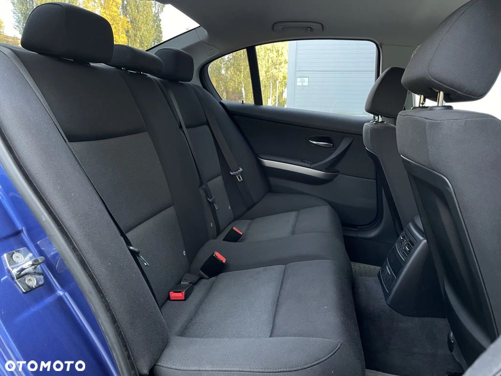 BMW Seria 3 320d DPF - 32