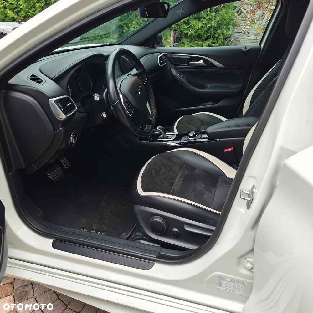 Infiniti Q30 1.6t Sport Tech 7DCT - 13