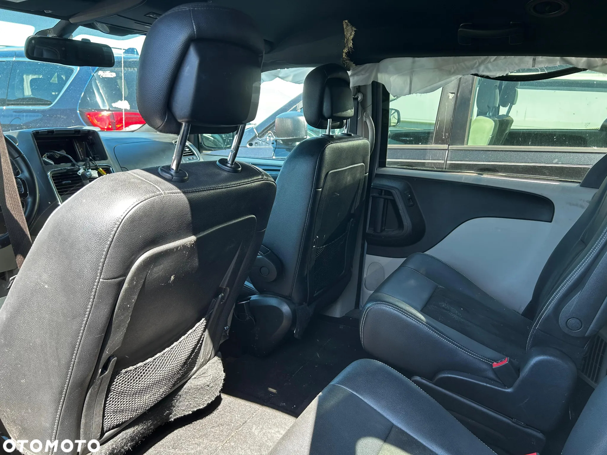 Dodge Grand Caravan - 6