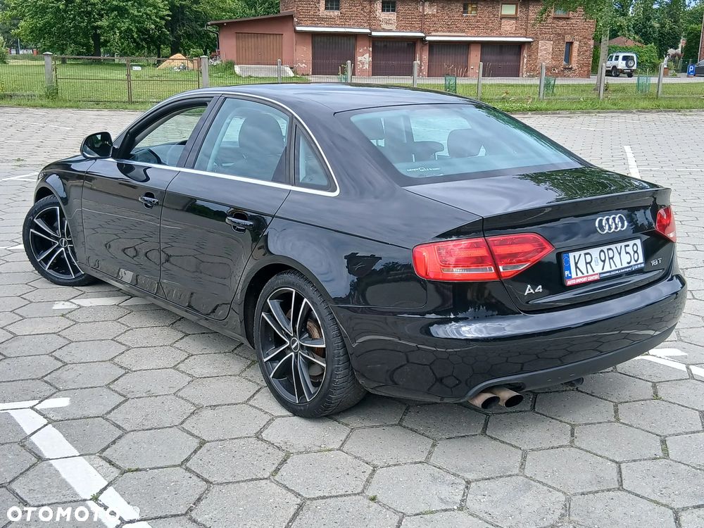 Audi A4 Limousine - 33