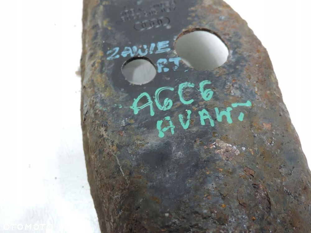 ŁAPA WÓZKA PRAWY TYŁ AUDI A6 C6 - 2