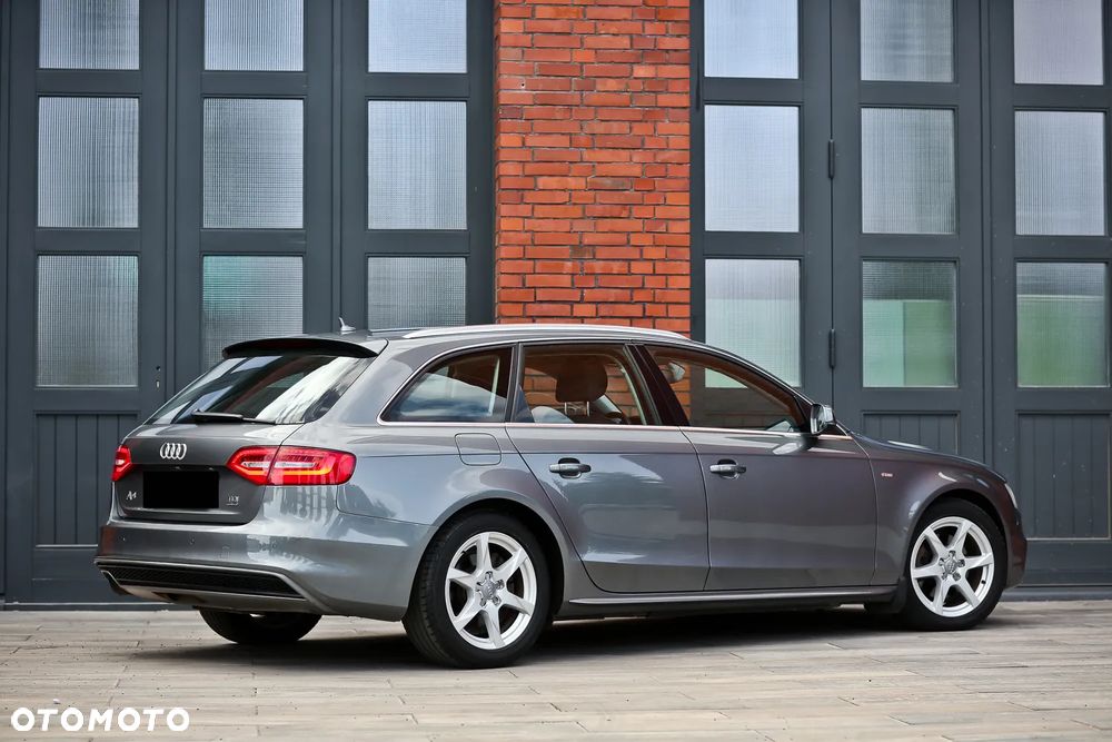 Audi A4 Avant 2.0 TDI DPF quattro S tronic S line Sportpaket - 16