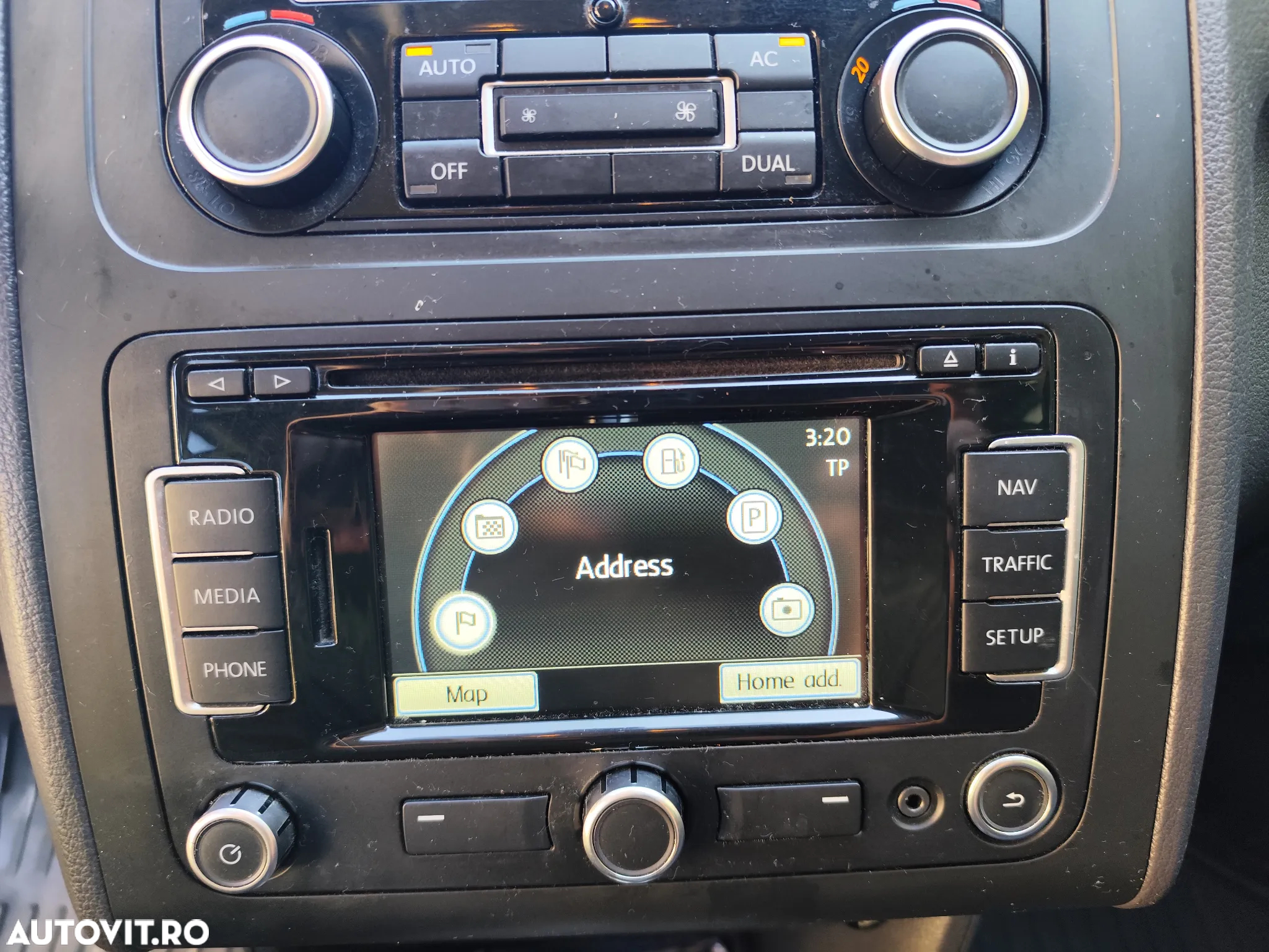 Volkswagen Touran Cross 1.6 TDI DSG - 19