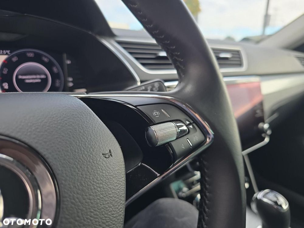 Skoda Superb 2.0 TDI Ambition DSG - 19