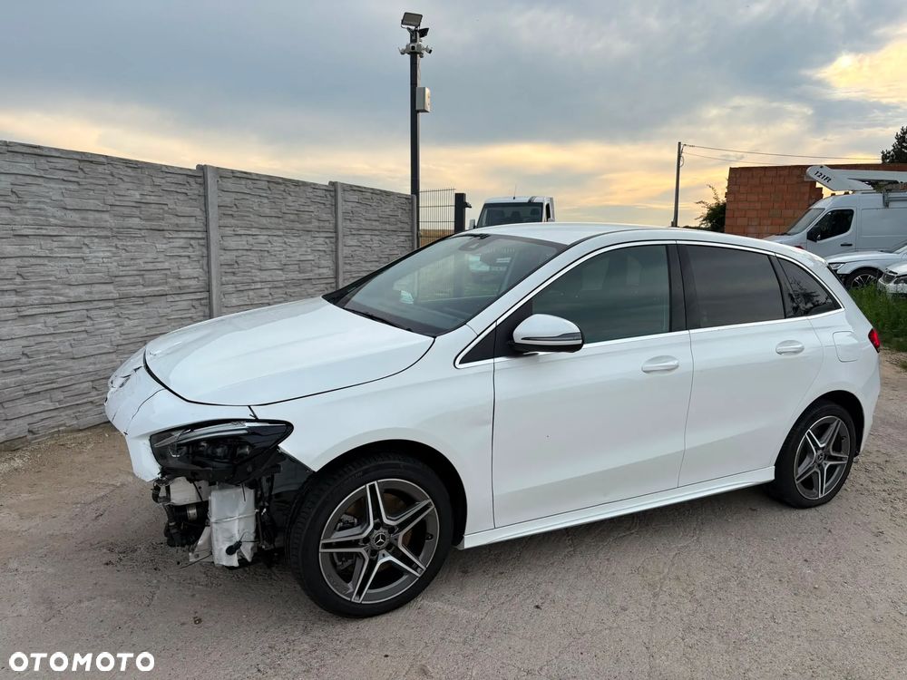 Mercedes-Benz Klasa B 250 e 8G-DCT AMG Line - 3