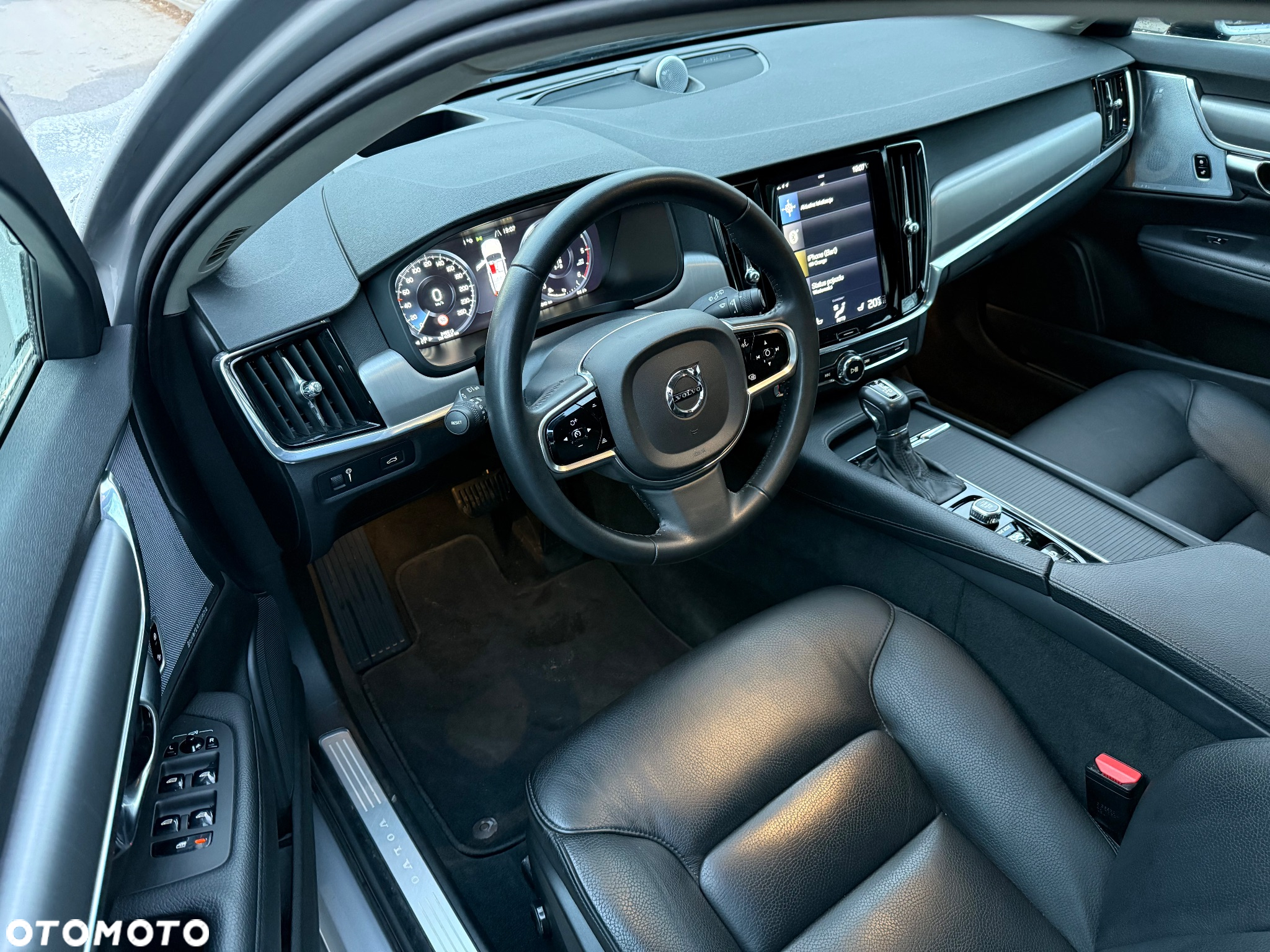 Volvo V90 D5 AWD Momentum - 16