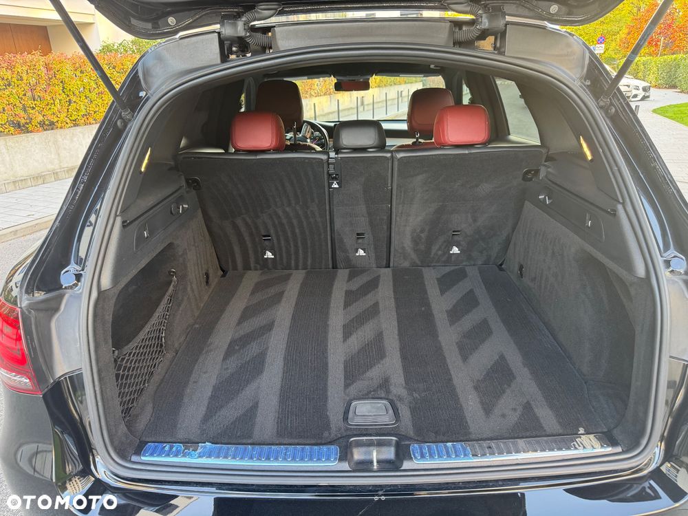 Mercedes-Benz GLC 300 4Matic 9G-TRONIC AMG Line Advanced - 10