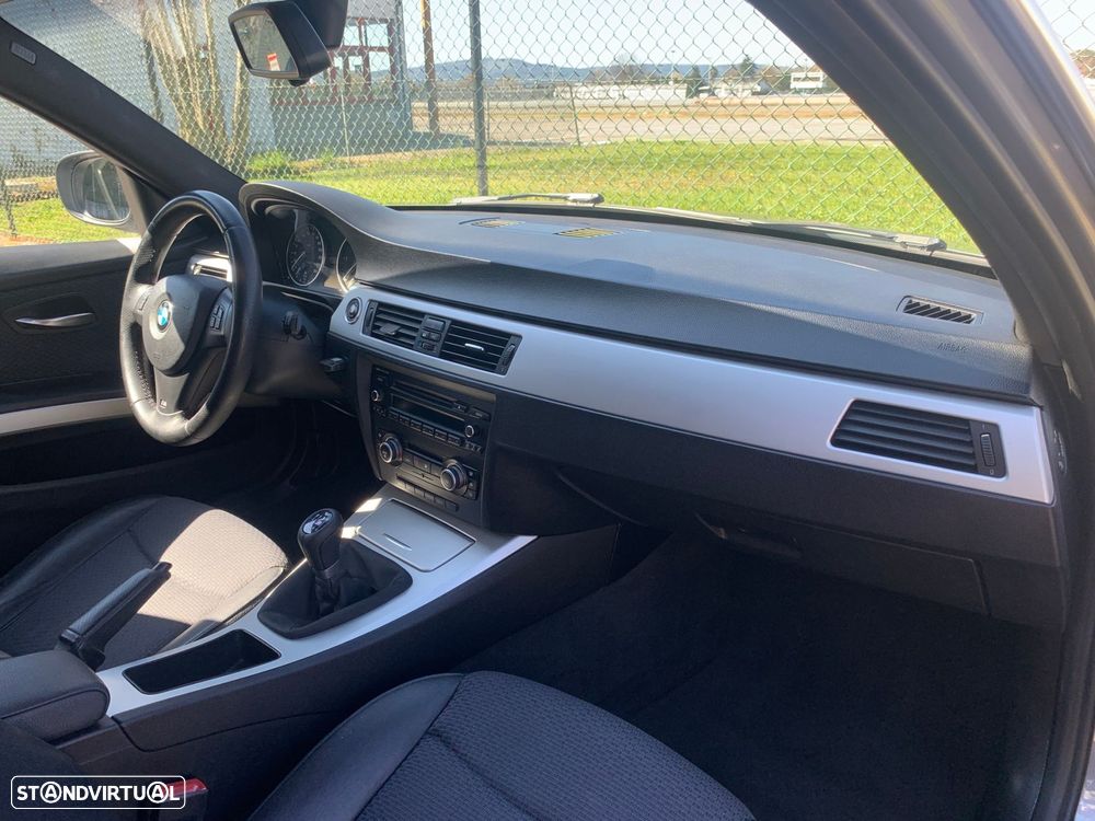 BMW 318 d Pack M - 18