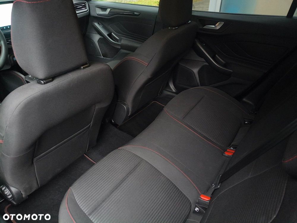 Ford Focus 1.0 EcoBoost mHEV ST-Line X - 27