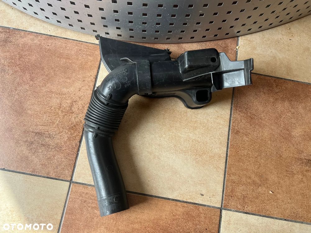 RURA PRZEWÓD ŁAPACZ POWIETRZA REZONATOR PEUGEOT 208 I CITROEN C3 II 9682647680 9684813780 - 2
