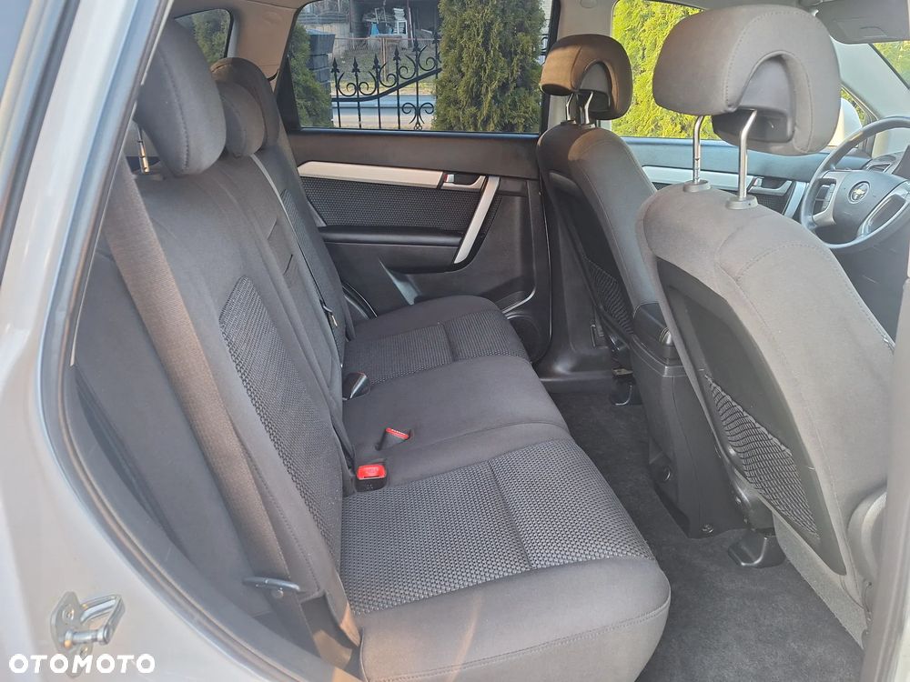 Chevrolet Captiva 2.4 2WD Travel Edition - 17