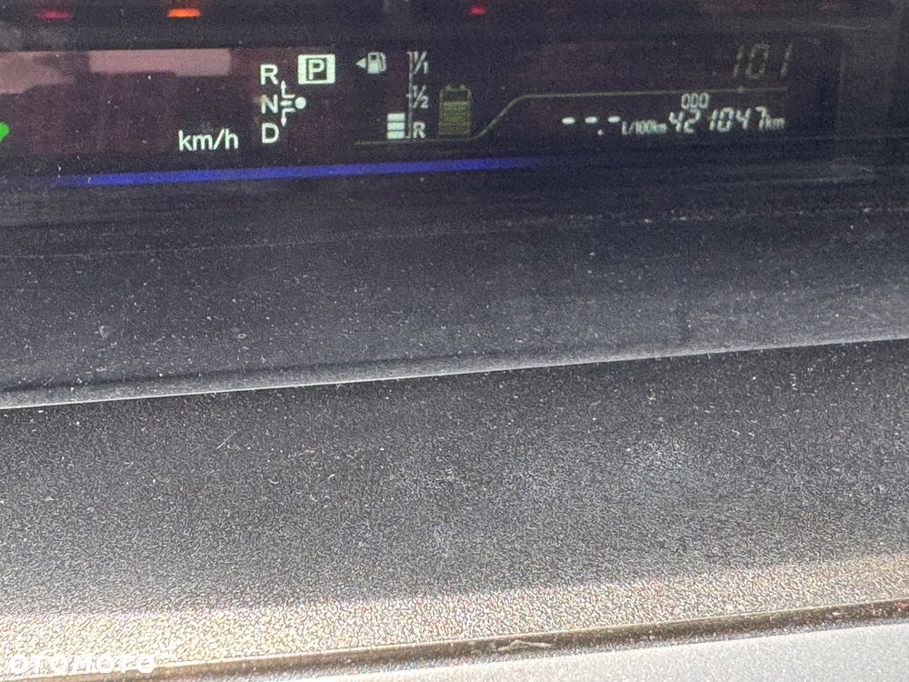 Toyota Prius+ (Hybrid) - 16