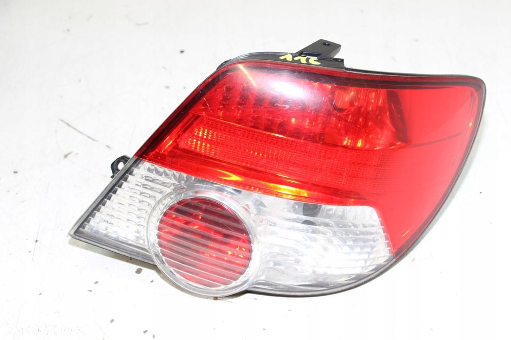 SUBARU IMPREZA II KOMBI LAMPA PRAWA TYŁ TYLNA - 1