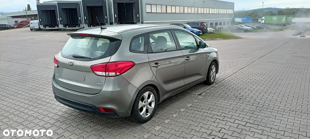 Kia Carens 1.7 CRDi M - 4