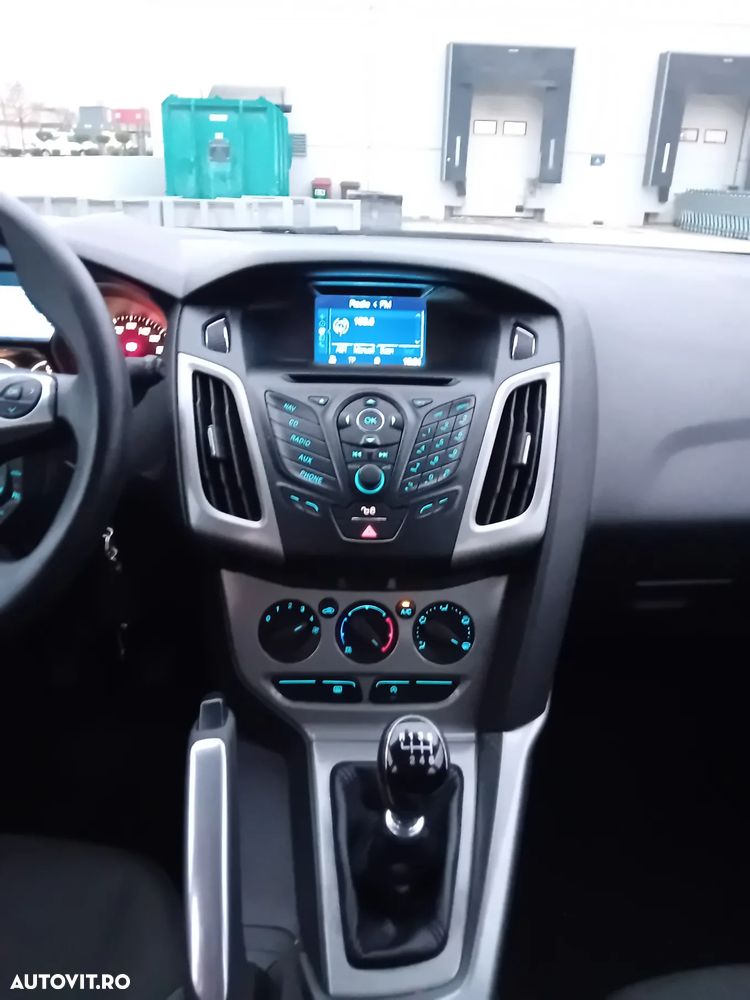 Ford Focus Turnier 1.6 TDCi DPF Start-Stopp-System Business - 8