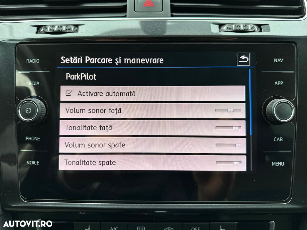 Volkswagen Golf Variant 2.0 TDI SCR 4Motion DSG Highline - 26