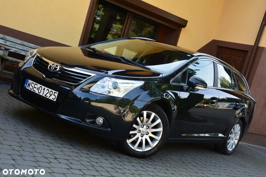 Toyota Avensis 1.8 Sol plus NAVI - 3