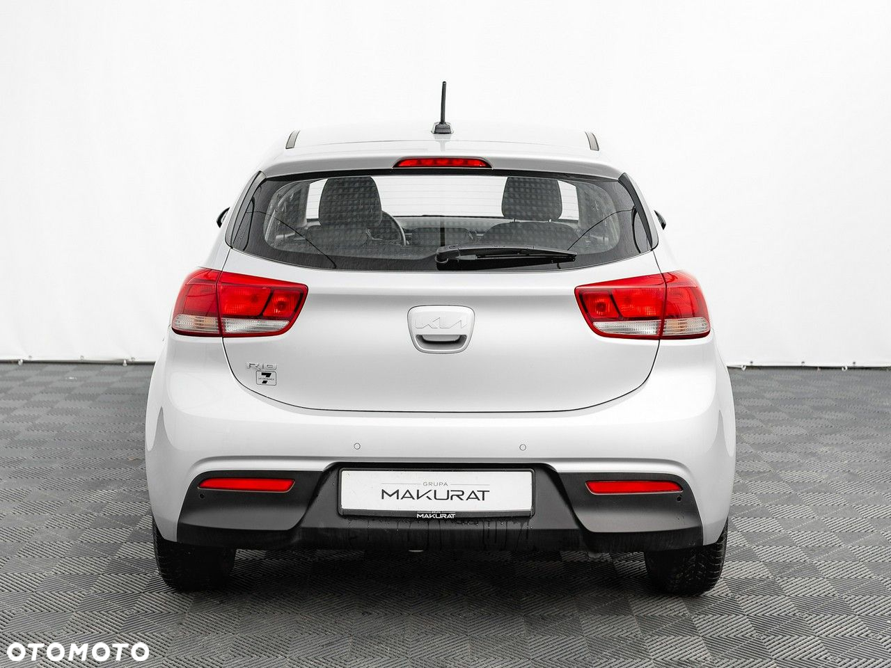 Kia Rio 1.2 M - 11