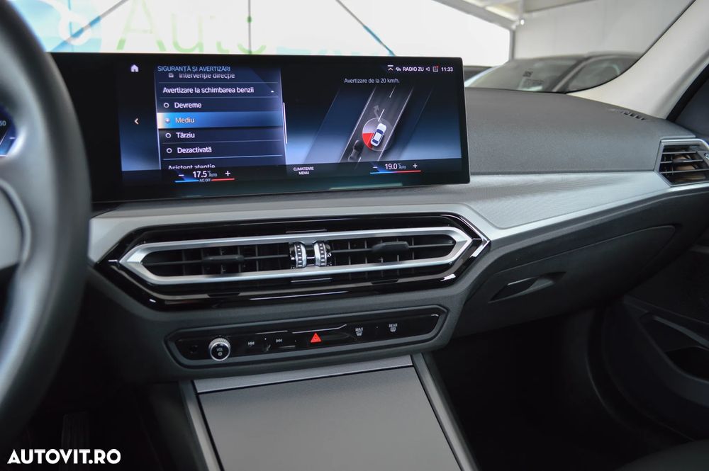 BMW Seria 3 320i Aut. Luxury Line - 21
