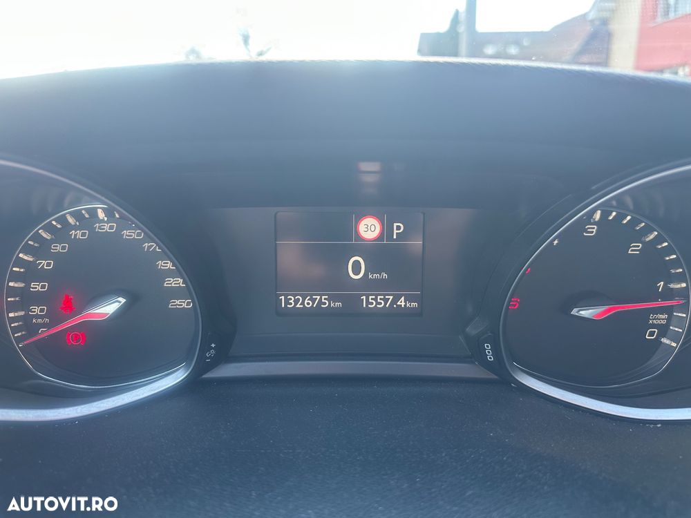 Peugeot 308 1.5L BlueHDI 130 S&S EAT8 Active - 15