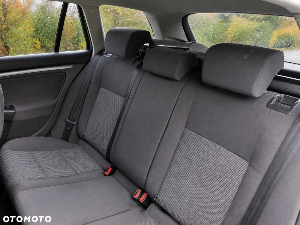 Volkswagen Golf - 5