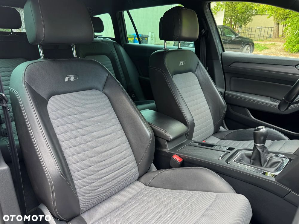 Volkswagen Passat Variant 2.0 TDI SCR (BlueMotion Technology) Highline - 19
