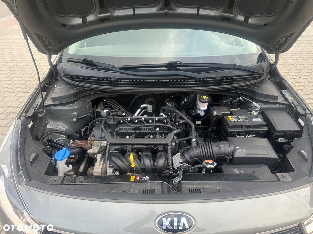 Kia Rio 1.2 L - 8