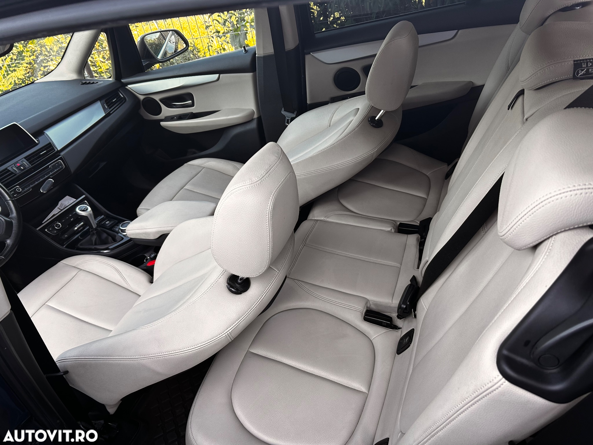 BMW Seria 2 216d - 6