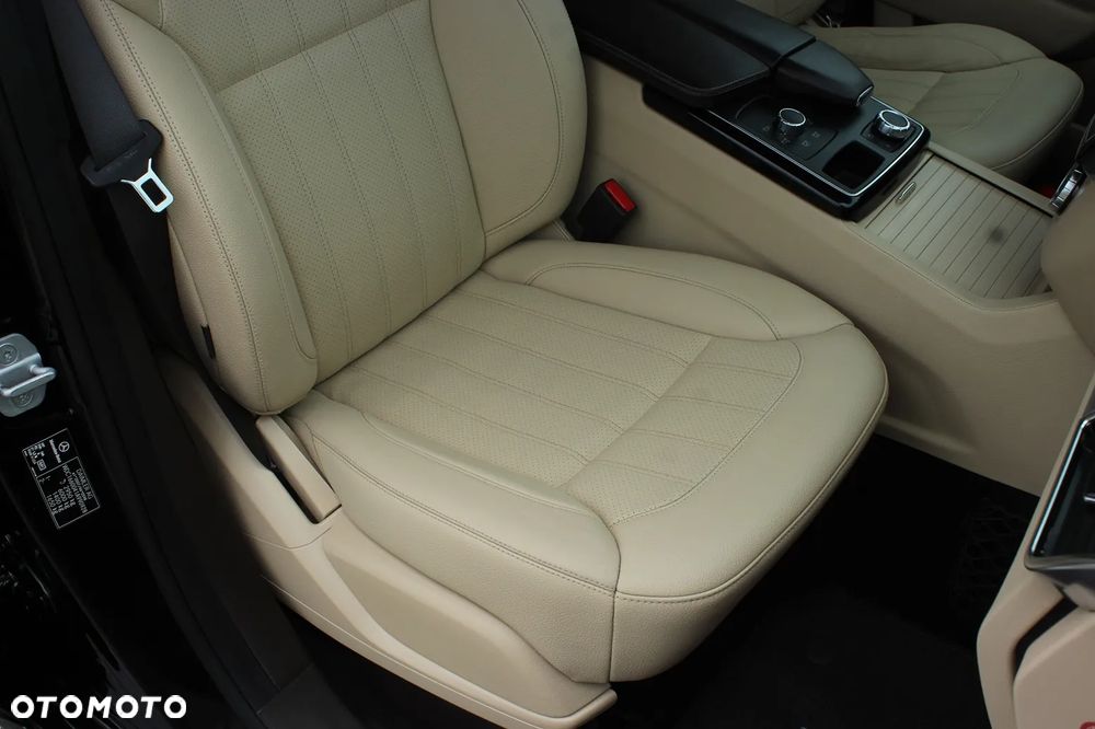 Mercedes-Benz GLE 250 d 4-Matic - 28