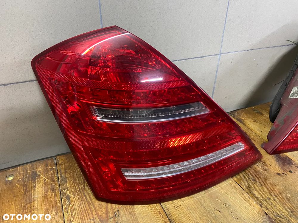 MERCEDES 221 lift lampa tylna lewa prawa led 2 szt - 2