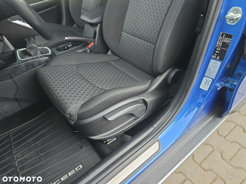 Kia XCeed 1.4 T-GDI M - 12
