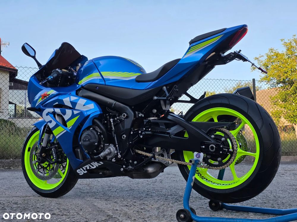 Suzuki GSX-R - 15