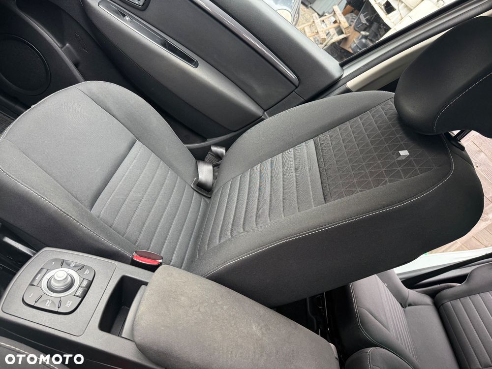 Renault Scenic 1.5 dCi Limited EDC - 11