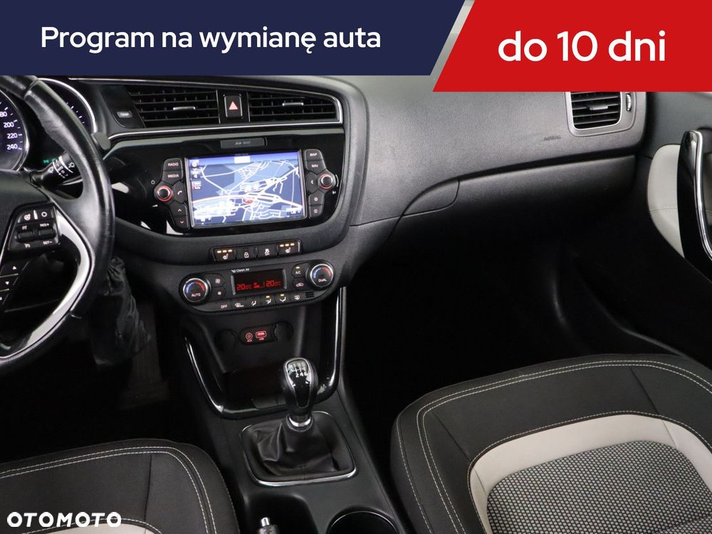 Kia Ceed - 10
