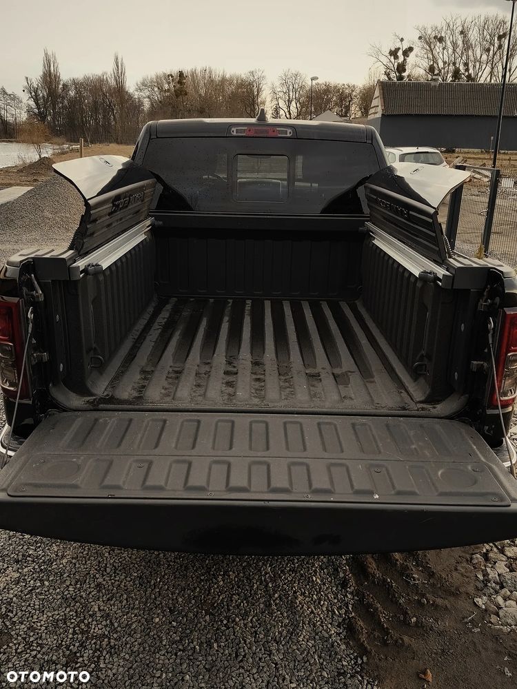 RAM 1500 Crew Cab Shortbed Bighorn - 14