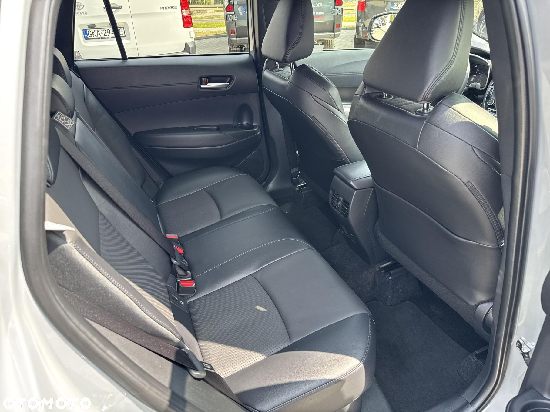 Toyota Corolla Cross 2.0 Hybrid Premiere Edition AWD - 17