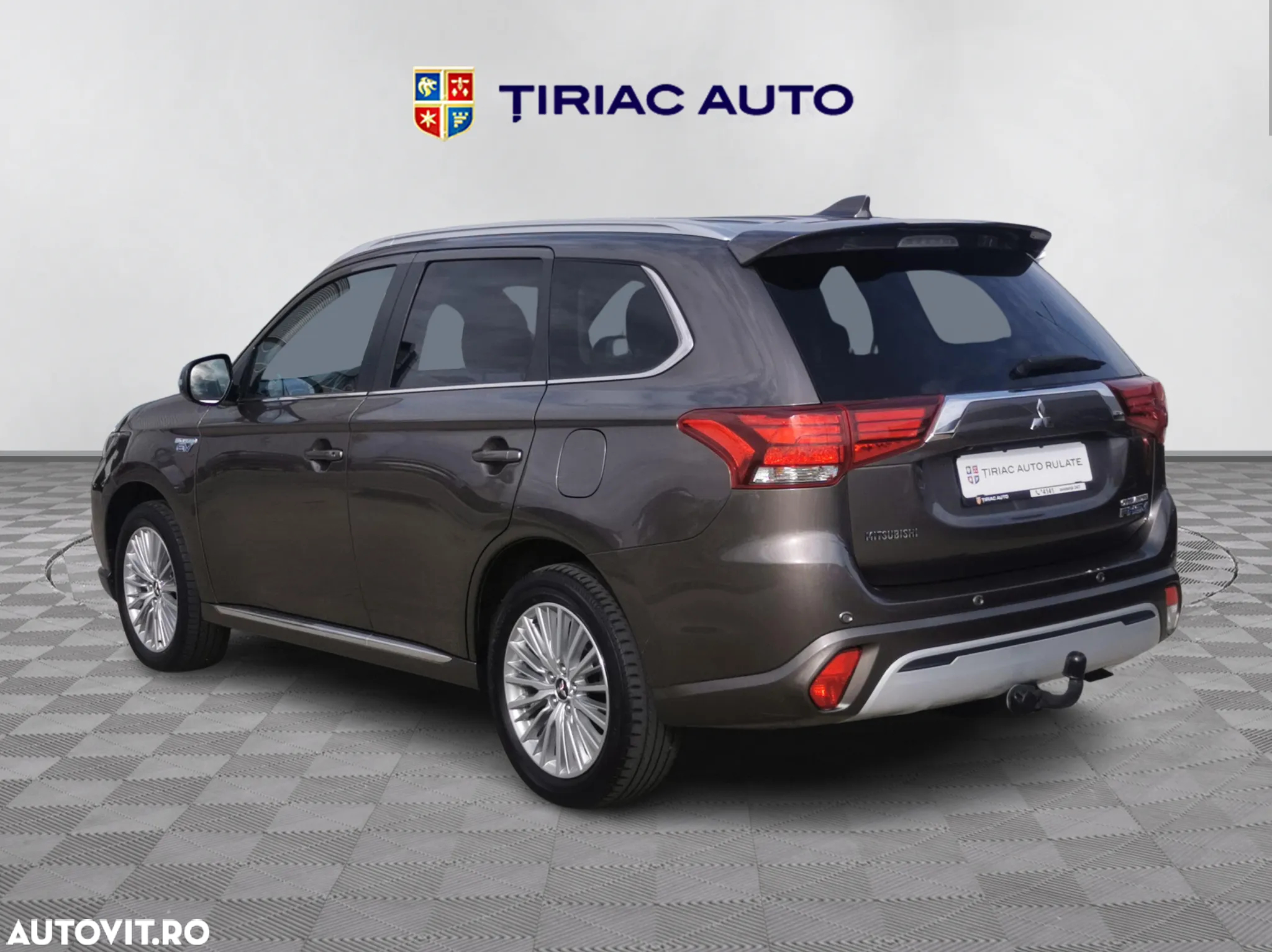 Mitsubishi Outlander PHEV 2.4 L 4X4 Invite - 4
