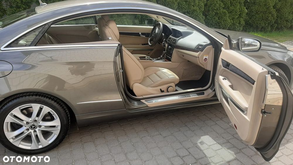 Mercedes-Benz Klasa E 250 CGI BlueEFFICIENCY Automatik Avantgarde - 19